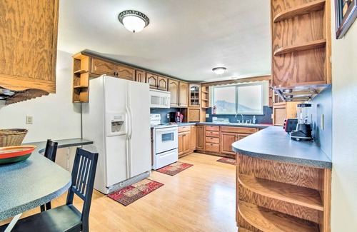 Coquille House | Quaint Coquille Getaway Near Beaches + Parks!