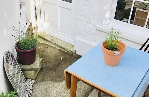 Walmer Cottage | Quaint cosy