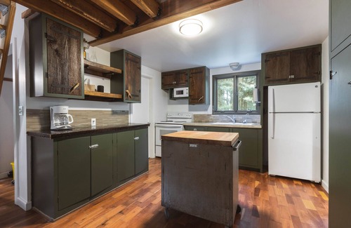 Bladensburg House | Quaint cottage in the woods with swim spa