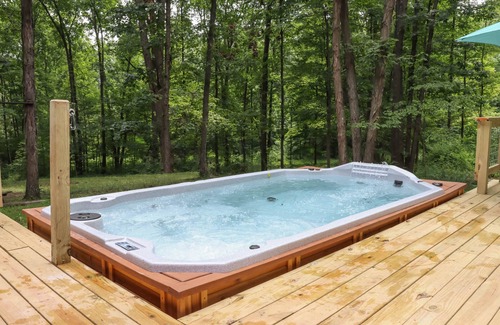 Bladensburg House | Quaint cottage in the woods with swim spa