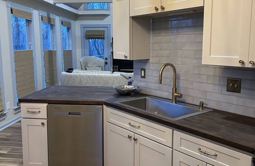 Pegram Cottage | Quaint Cottage in the Woods 20 minutes to Downtown
