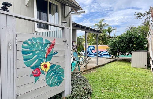 Haiku Cottage | Quaint COTTAGE ~ Walk To Coffee shop, nearby Road to Hana & Haleakala