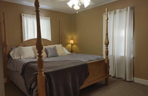 Mansura House | Quaint Country 2BR Home 5 minutes to Marksville