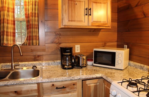 Clarington Cabin | Quaint Couples Cabin ~ NO PETS