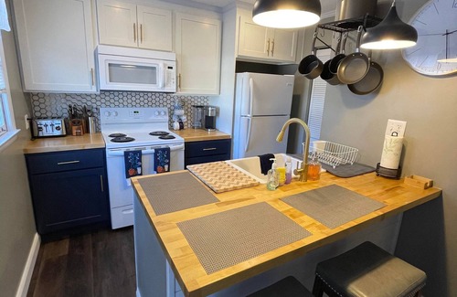 Myrtle Beach Condo | Quaint Cozy Beach Haven, rented by month and on.