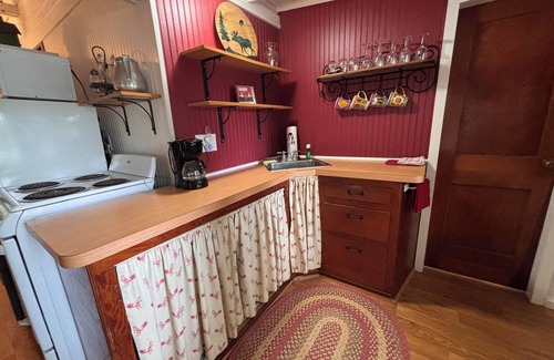 Traverse City Cabin | Quaint, Cozy Cabin