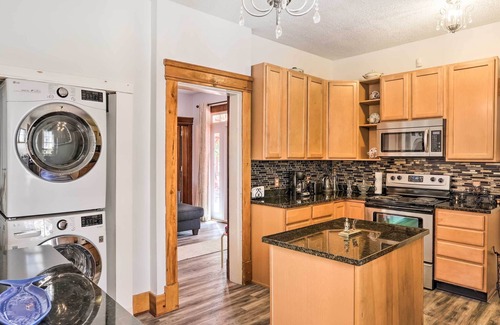 Lorain Apartment | Quaint & Cozy Retreat < 1 Mi to Lakeview Park