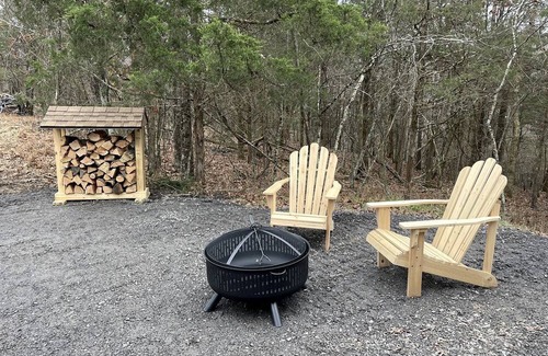 Lexington Cabin | Quaint Cute Cabin Incredible for a Couples Escape in Virginia