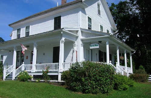 Rutland Other | Quaint farmhouse with Killington views in Rutland