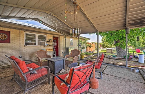 Garden City Apartment | Quaint Garden City Studio w/Hot Tub: Pets Welcome
