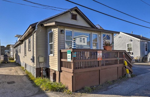 Hampton Villa | Quaint Hampton Villa - Walk to Beach and Dining