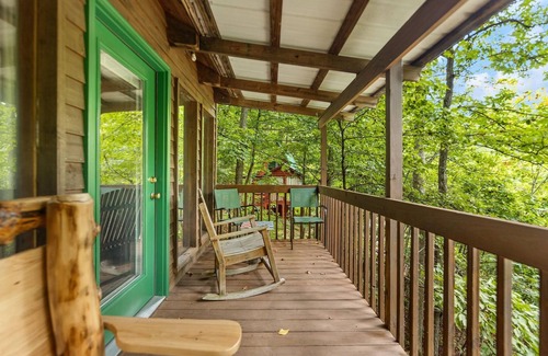 Stanton Cabin | Quaint, heavily forested cabin, mountain valley view.