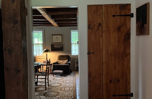 Litchfield House | Quaint & Historic 1760 Home Nestled In Nature, 10min to downtown Litchfield CT.