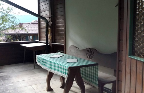 Oberndorf in Tirol House | Quaint holiday home with garden and views