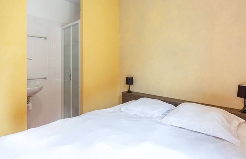 Lacapelle-Marival House | Quaint Holiday Home in Lacapelle with Private Terrace