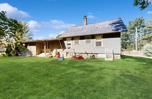 Carroll County House | Quaint home near town, skiing, shopping, hiking & Saco River