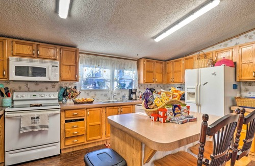 Rockwood House | Quaint Home w/ Dock & Lake Access!