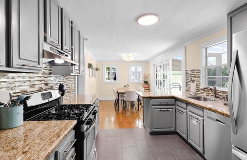Key West House | Quaint Key West Getaway: Historic Knowles House w/Private Pool & Rooftop Deck