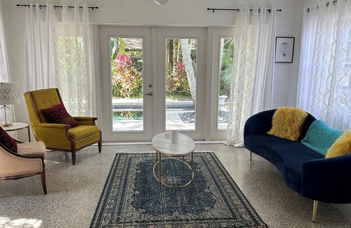 Winter Park House | Quaint Key West Pool Bungalow