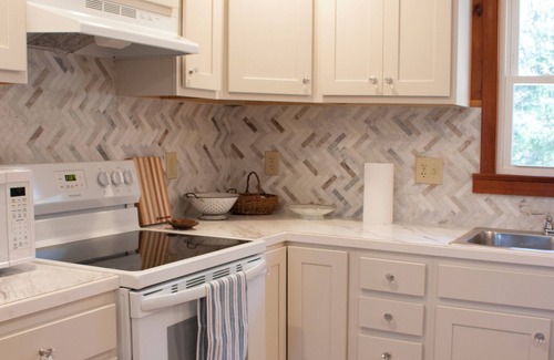 Elliottsburg House | Quaint Knotty Pine - tranquil getaway