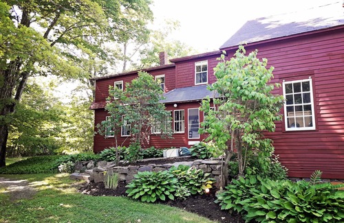 Gorham House | Quaint Maine Farmhouse near Portland