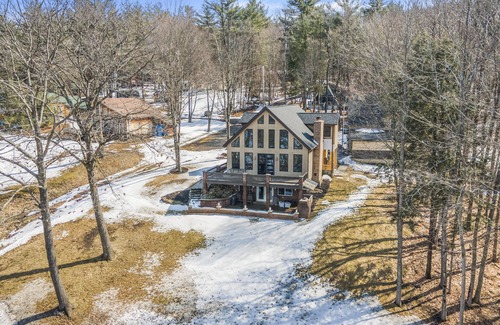 Hadley House | Quaint + Modern Lakeview Home on Sacandaga Lake