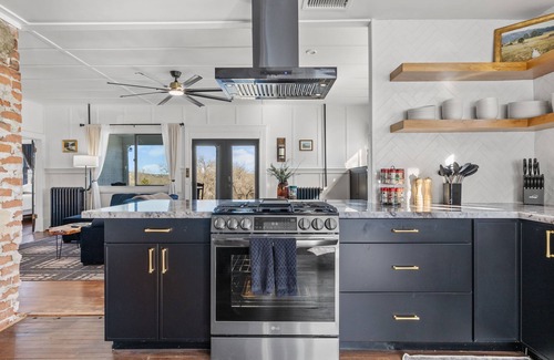 Prescott House | Quaint newly remodeled 4 bed home with Whiskey Room, half mile to Whiskey Row