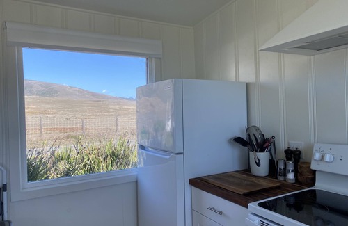 Bodega Bay Cottage | Quaint Ocean Getaway, Walk to Beach, Dogs Invitedn