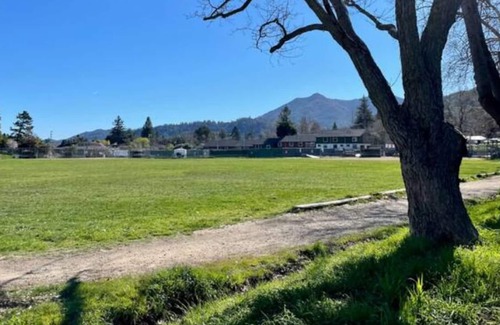San Anselmo Cottage | Quaint Parkside, Trailside, Walk-to-town Cottage