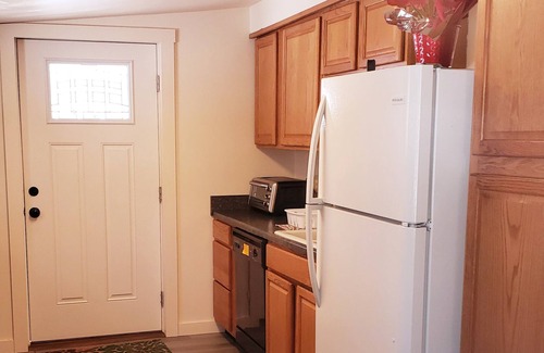 Saylorsburg House | Quaint Poconos Bungalow Near Wineries and Hiking LONG TERM ONLY