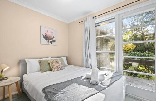Pymble House | Quaint Queen Room in Pymble - Private Spot - Shared Bathroom