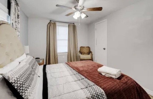 Conway House | Quaint remodeled home close to local colleges, parks, shopping, dining, hospital