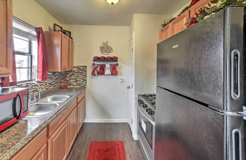 Roswell Apartment | Quaint Roswell Retreat ~ 1 Mi to Main Street!