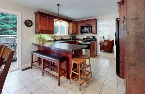 Cannifton House | Quaint Rural Property Nestled in historic Halloway Heights