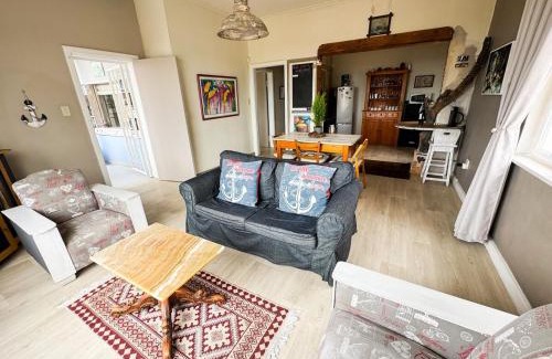 Vineta House | Quaint Seaside Cottage