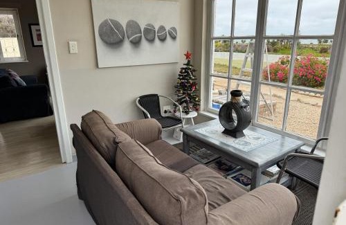 Vineta House | Quaint Seaside Cottage