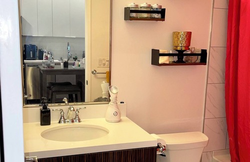 Glendale Apartment | Quaint Small 1BDR W/Rooftop