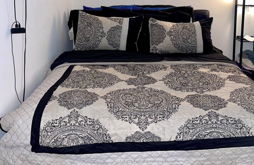 Glendale Apartment | Quaint Small 1BDR W/Rooftop