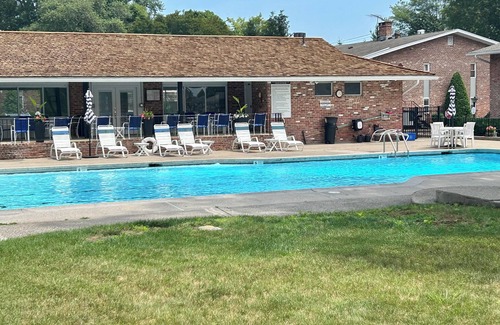 Southport Condo | Quaint Southport 1BR/1BTH Incl. utilities Rent Up to 10 months