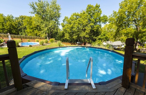 Washington House | Quaint & spacious family-friendly home with pool near Missouri wine trail