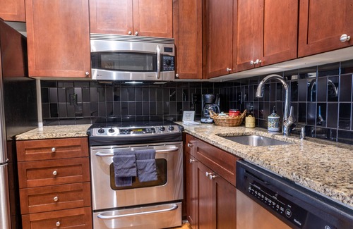 Second Ward Apartment | Quaint Studio in First Wardn