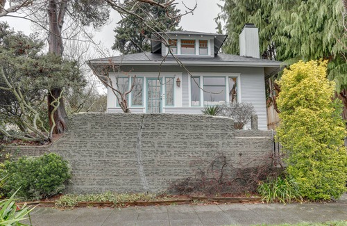 Old Ballard Apartment | Quaint Studio w/Sauna: 5 Mi to Space Needle