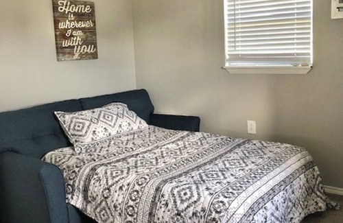 Canyon Lake Cottage | Quaint Tiny Home Near Canyon Lake