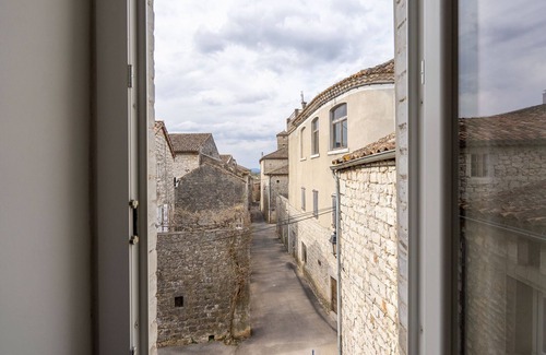Saint Alban Auriolles Villa | Quaint Villa in Ardèche with Hot Tub