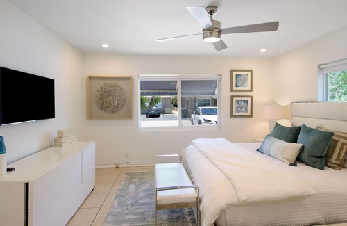 Victoria Park Apartment | Quaint Victoria Park Apartment with Pool