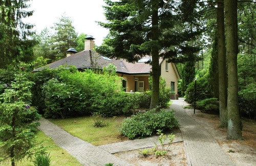 Doornspijk Villa | Quaint Villa in Doornspijk with Swimming Pool