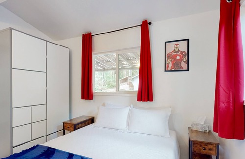 Shelton House | Quaint wilderness cabin with firepit, deck, grill, & washer/dryer - dog-friendly