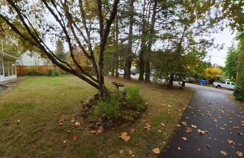 West Slope House | Quaint yet Modern 2-bedroom house with privacy in Beaverton