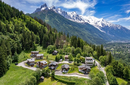 Le Lavancher Ski Chalet | Quality Chalet with pastries & housekeeping daily
