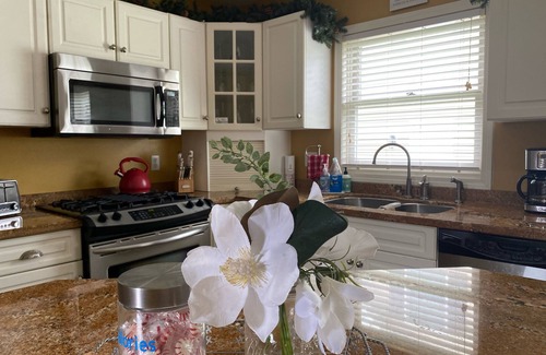 Ellicottville House | Quality in Town, Hot Tub Great Reviews!CLEAN! Comfy Beds Photo wall Game room